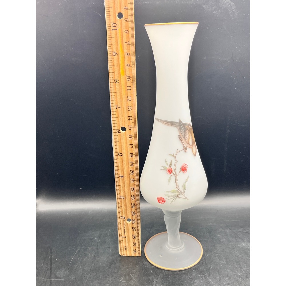 Vtg Norleans White Satin Frosted Glass Bud Vase Bird Gold Rim Pedestal 60s 10"‎ - Picture 5 of 7